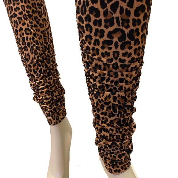 Kira Grace Leopard Leggings with FREE Seamless Knotted Midi Bra - both size: Med - Picture 4 of 13